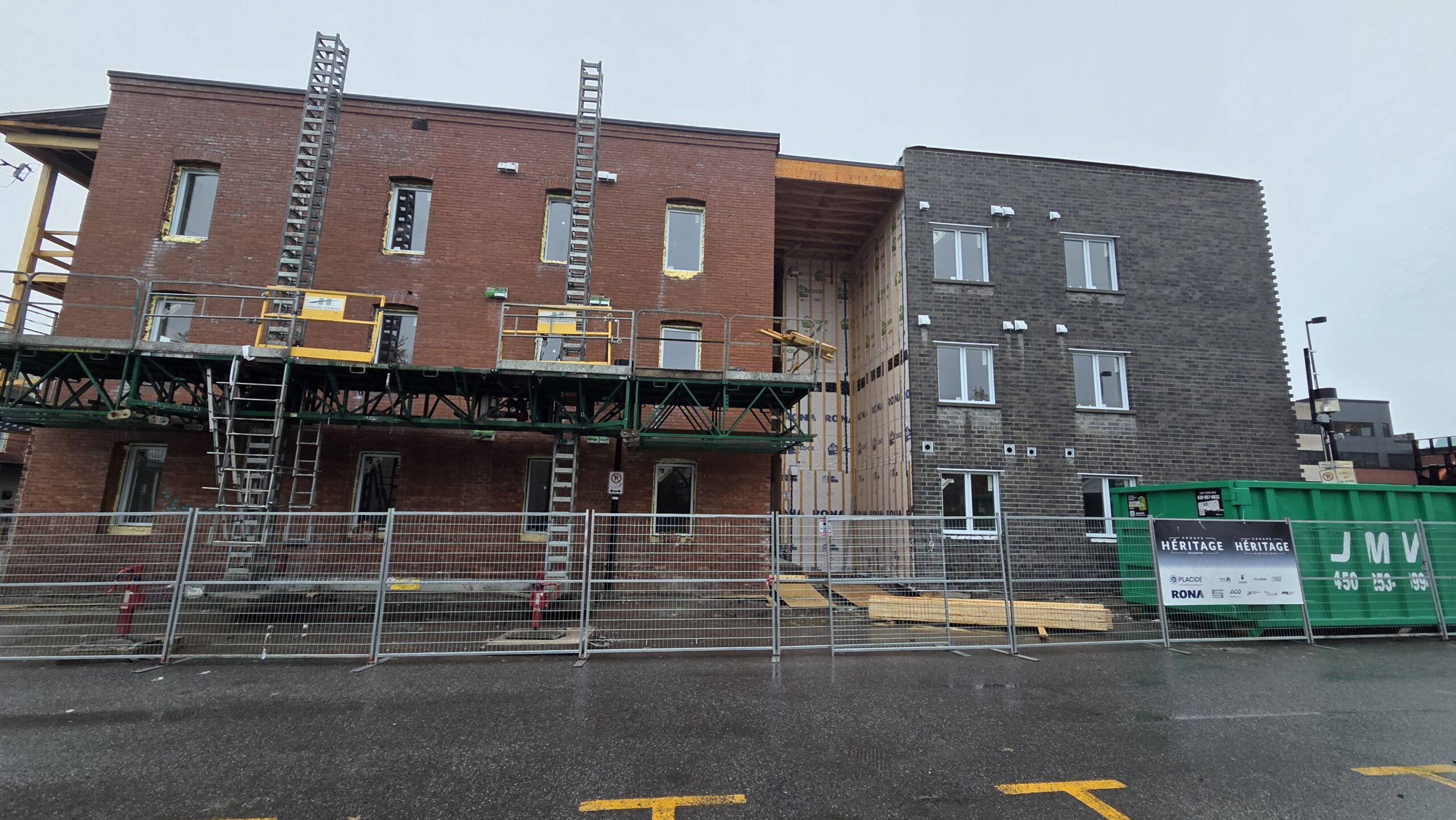 La restauration de la brique se termine dans quelques jours!